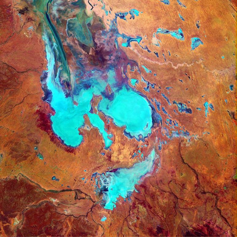 Lake Eyre and Goyder Lagoon (4 days)