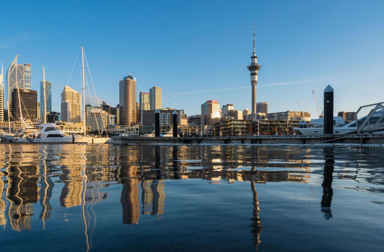 Auckland Harbour Highlights Cruise with Live Commentary