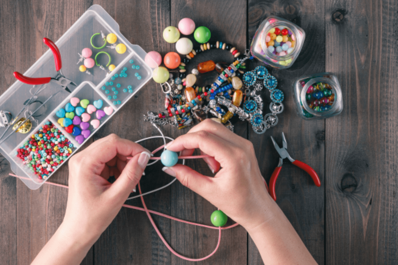 Jewellery making | Ages 7+