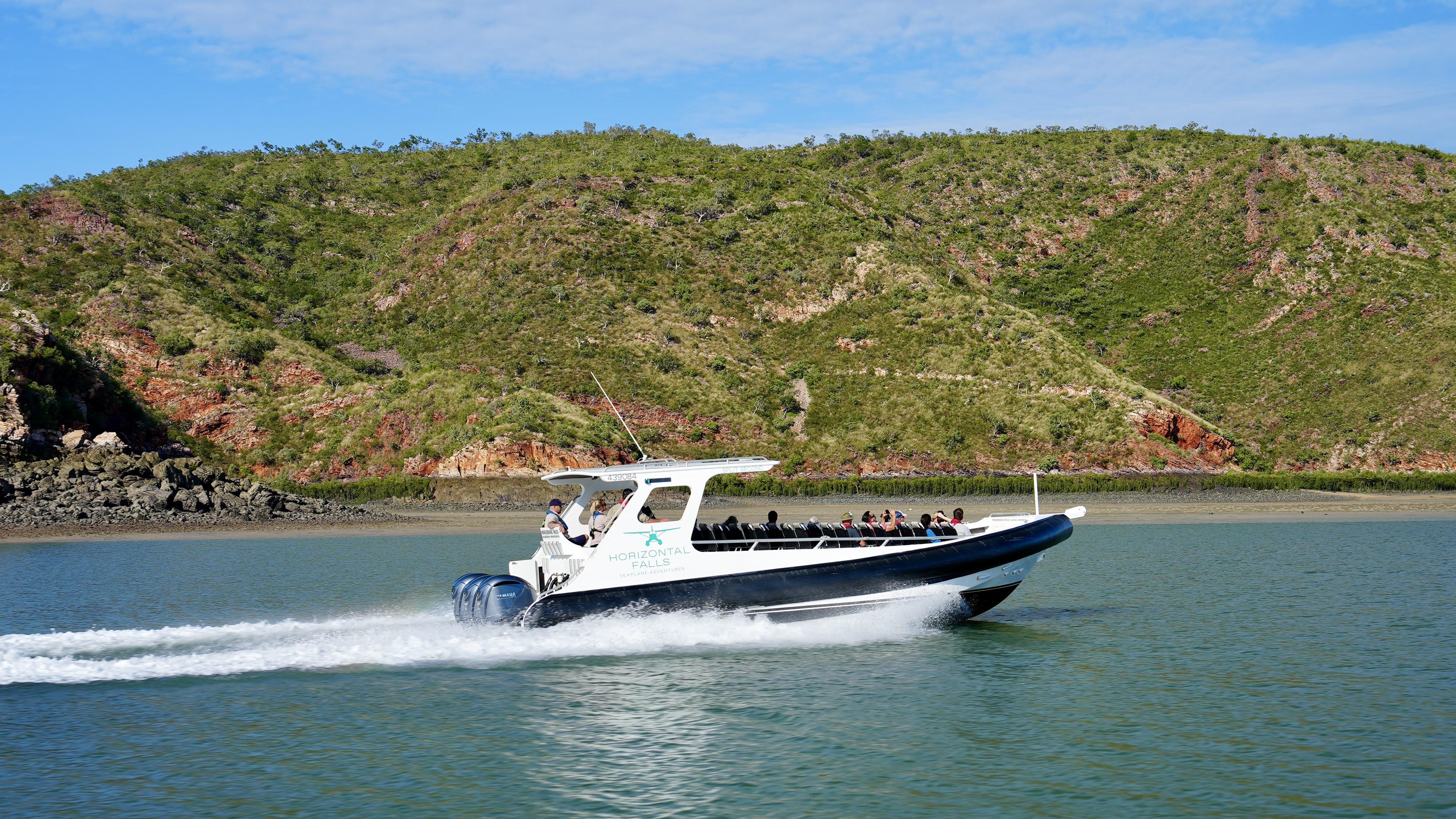 BME-MHFD | Montgomery Reef & Horizontal Falls Discoverer (includes landing, boat tour & lunch) ex Broome