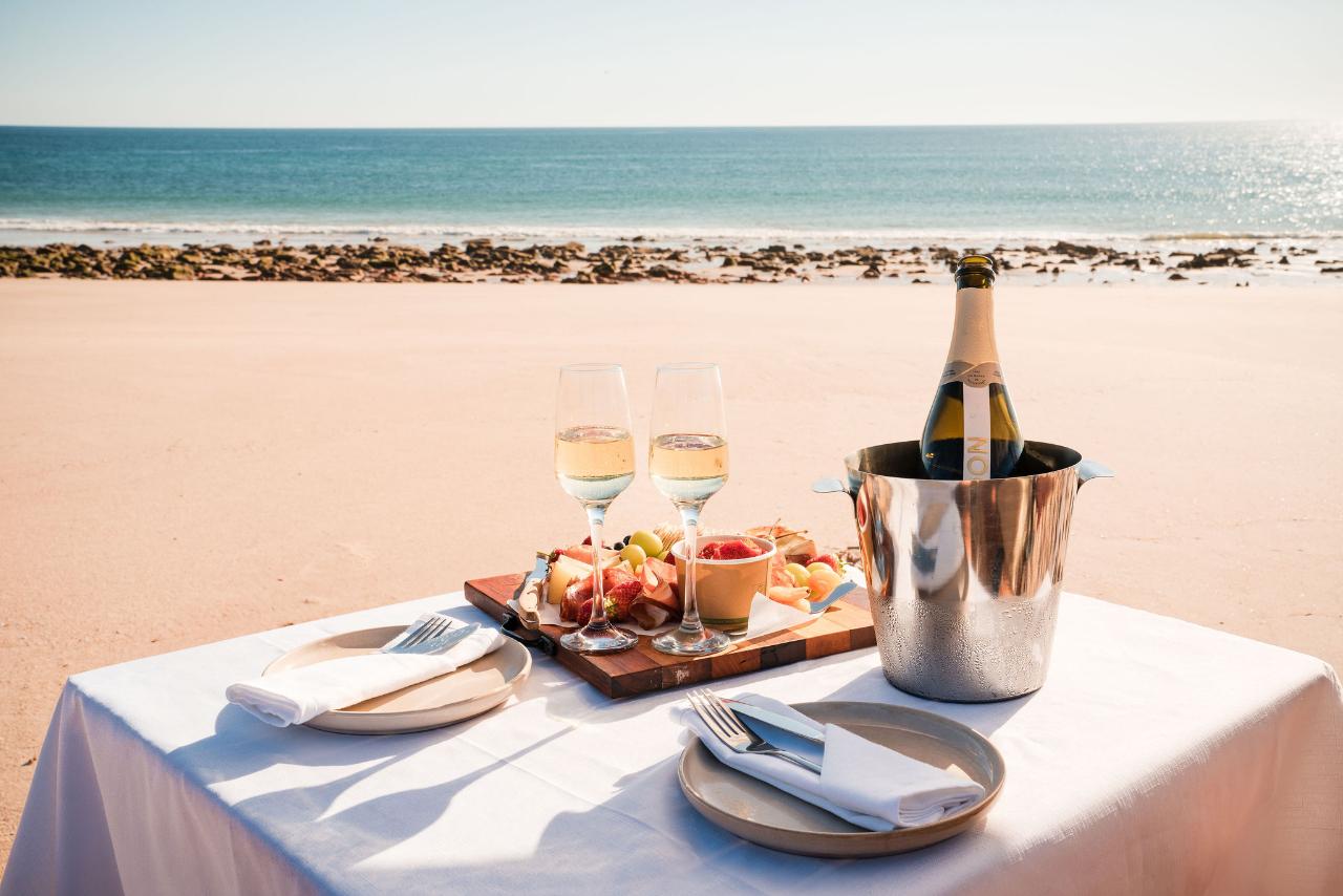 BME-FSS | For Someone Special 45-Minute Private Scenic Flight & Gourmet Beach Picnic ex Broome