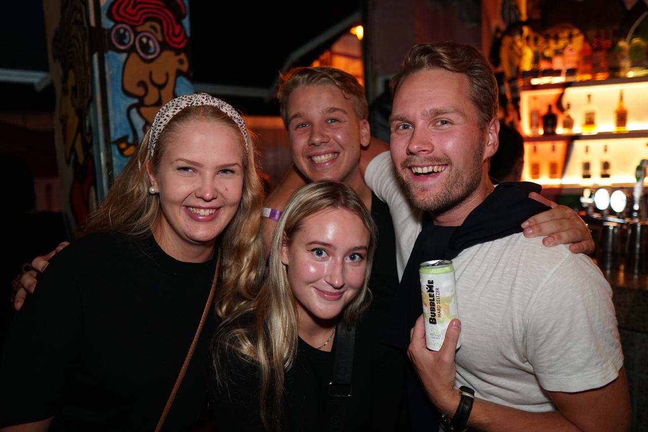 Lan Kwai Fong (LKF) Pub Crawl HK's best nightlife tour!