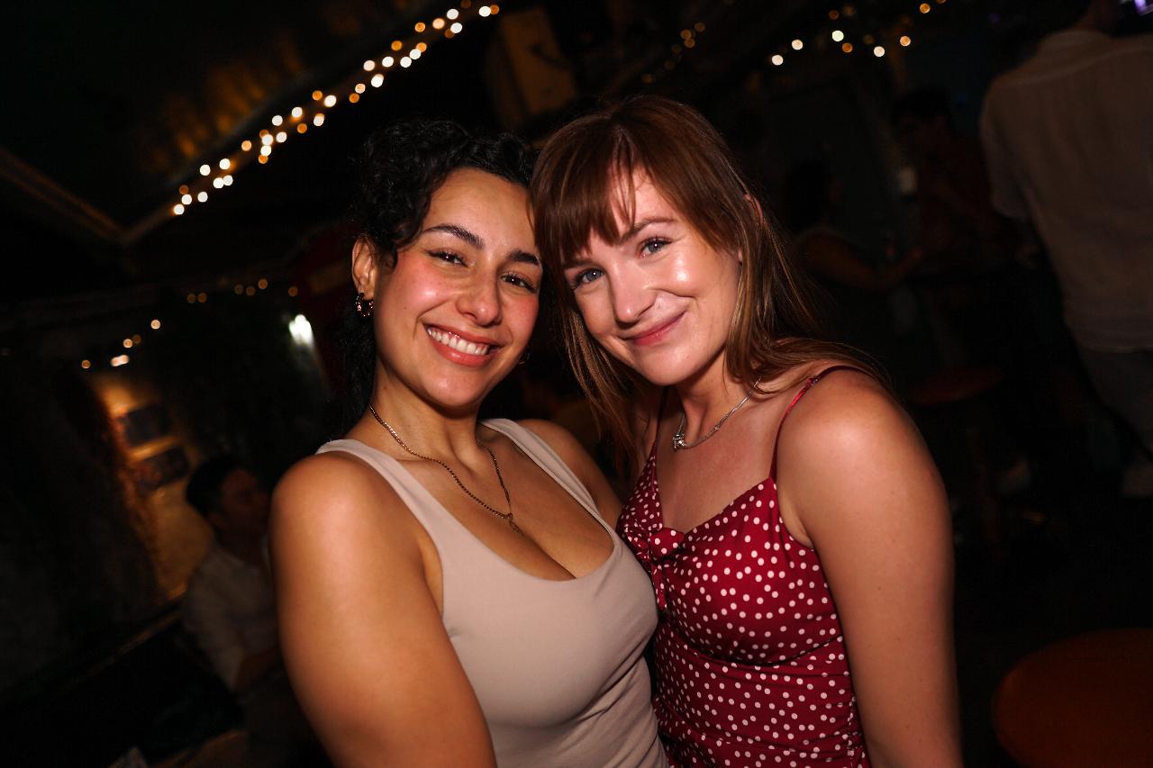 Lan Kwai Fong (LKF) Pub Crawl HK's best nightlife tour!