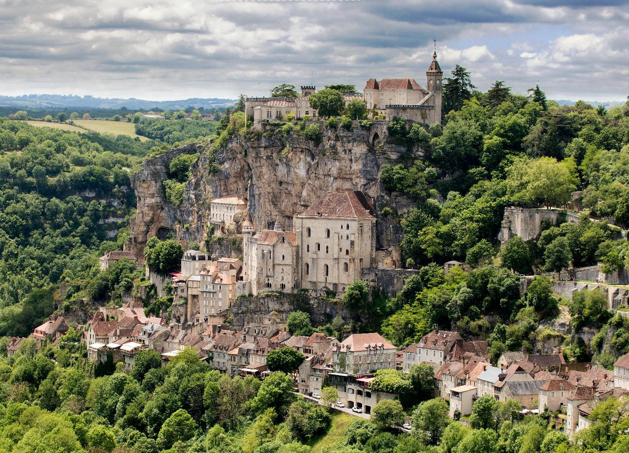 Châteaux, Markets and Moulins: Cycling the Dordogne