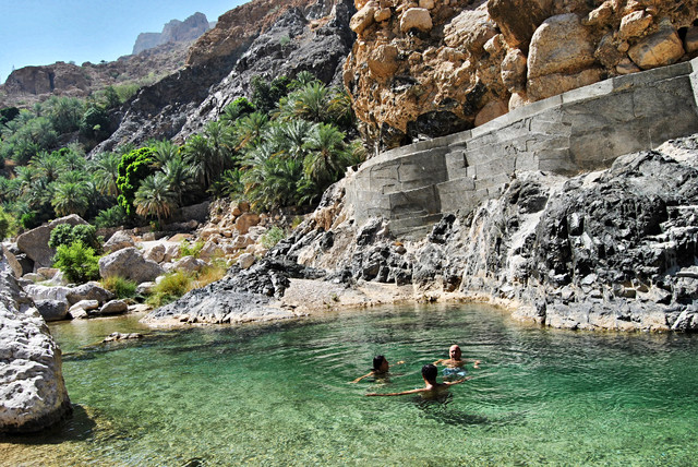Muskat: Schwimmen in Oman Wadis