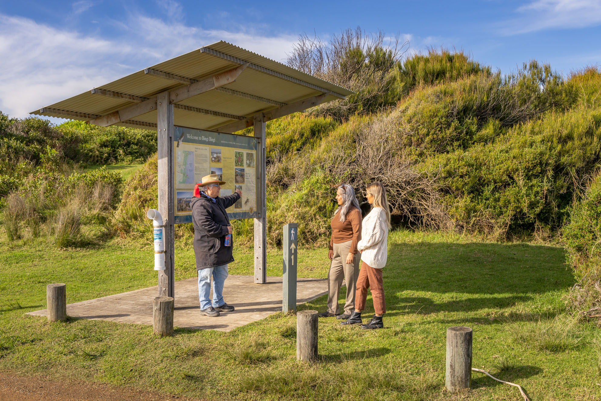 WELCOME TO COUNTRY - BUSH TUCKER & BUSH MEDICINE CULTURAL WALK WITH YUIN KNOWLEDGE HOLDER  FOLLOWED BY LUNCH AT THE PICKLED OCTOPUS RESTAURANT TUROSS HEAD