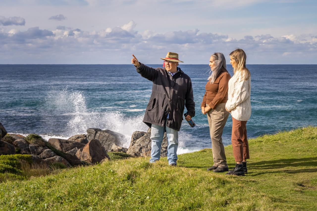 WELCOME TO COUNTRY - BUSH TUCKER & BUSH MEDICINE CULTURAL WALK WITH YUIN KNOWLEDGE HOLDER  FOLLOWED BY LUNCH AT THE PICKLED OCTOPUS RESTAURANT TUROSS HEAD