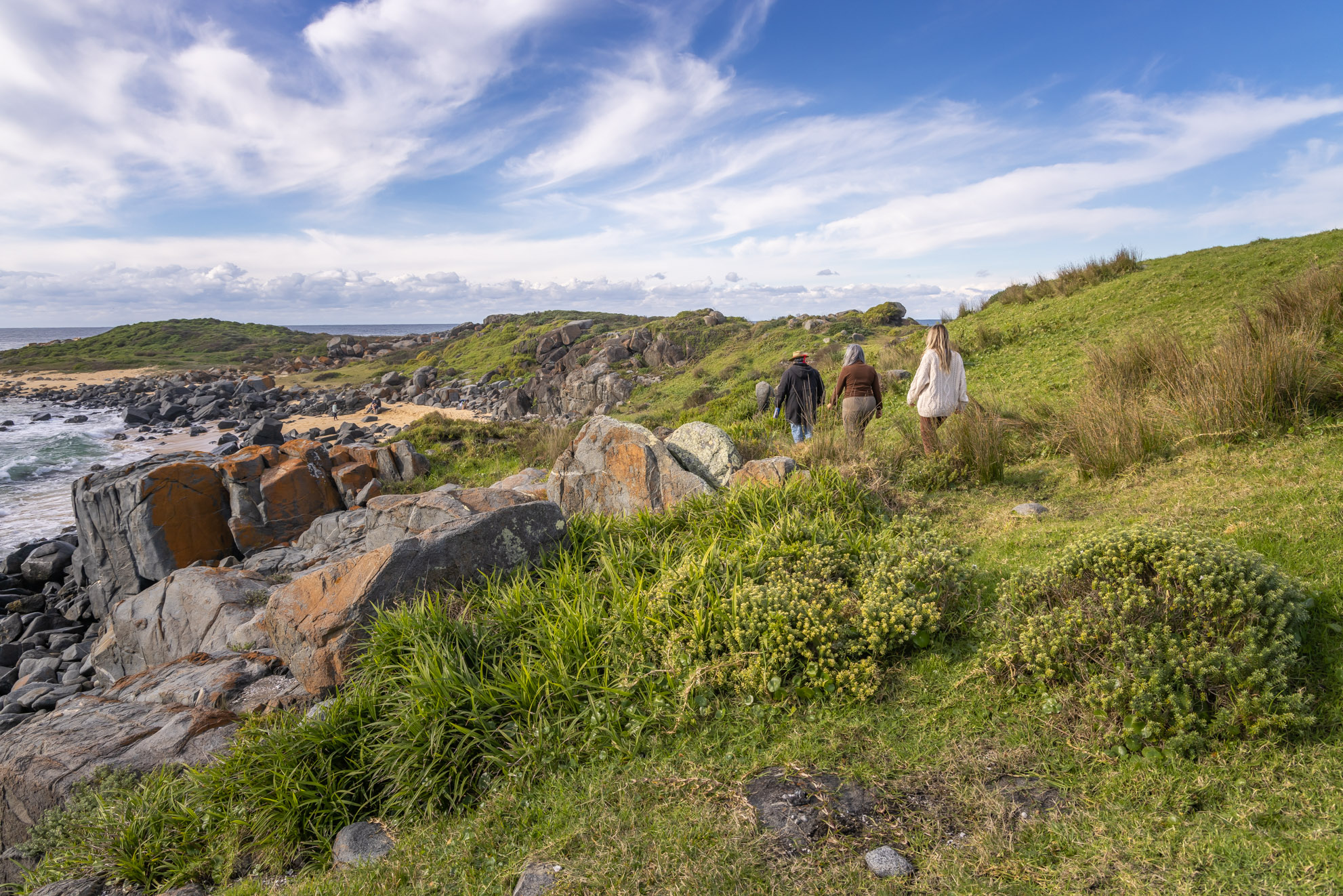WELCOME TO COUNTRY - BUSH TUCKER & BUSH MEDICINE CULTURAL WALK WITH YUIN KNOWLEDGE HOLDER