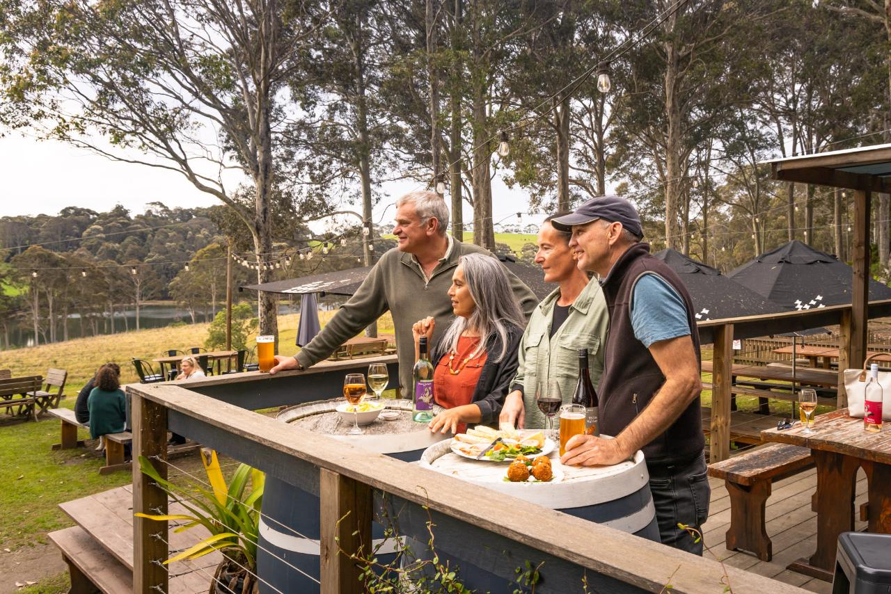 WINERY TOUR TILBA & TILBA VALLEY WINERY & ALE HOUSE TOUR including