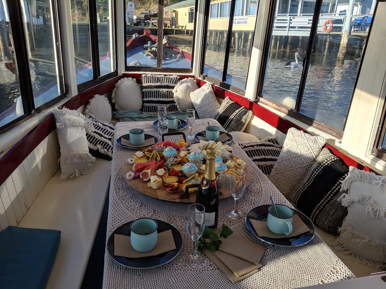 PICNIC ON THE WATER