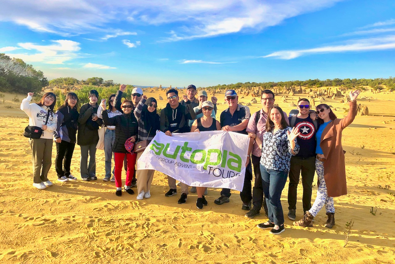 1-Day Pinnacles Sunset Dinner Stargazing Tour: Nambung National Park | Hangover Bay Coast | Indian Ocean Panoramic Landscape | **Admissions to National Parks** **Pick-up/drop-off service**