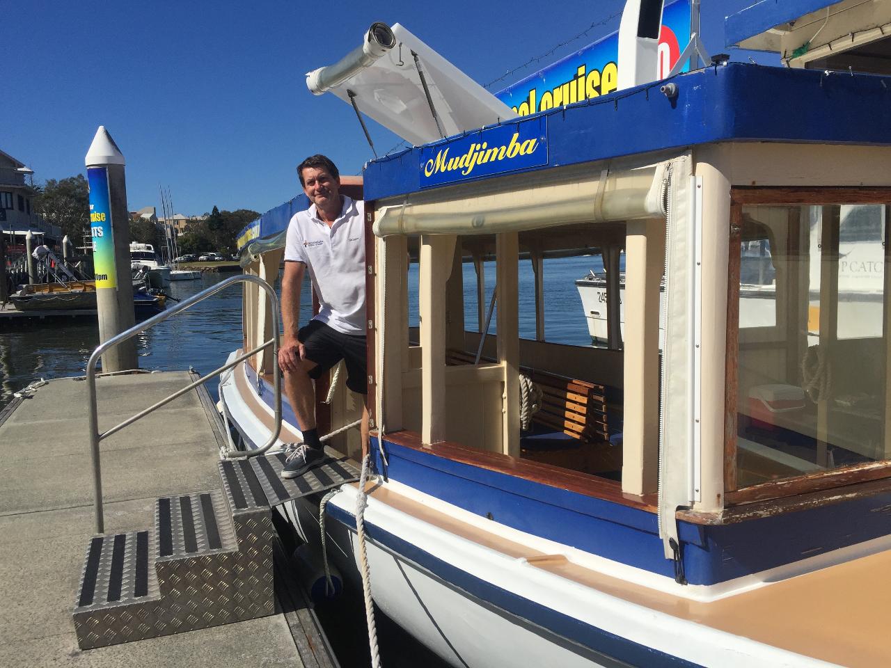 1 Hour Canal Cruise.