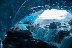 ICE CAVE EXPERIENCE  