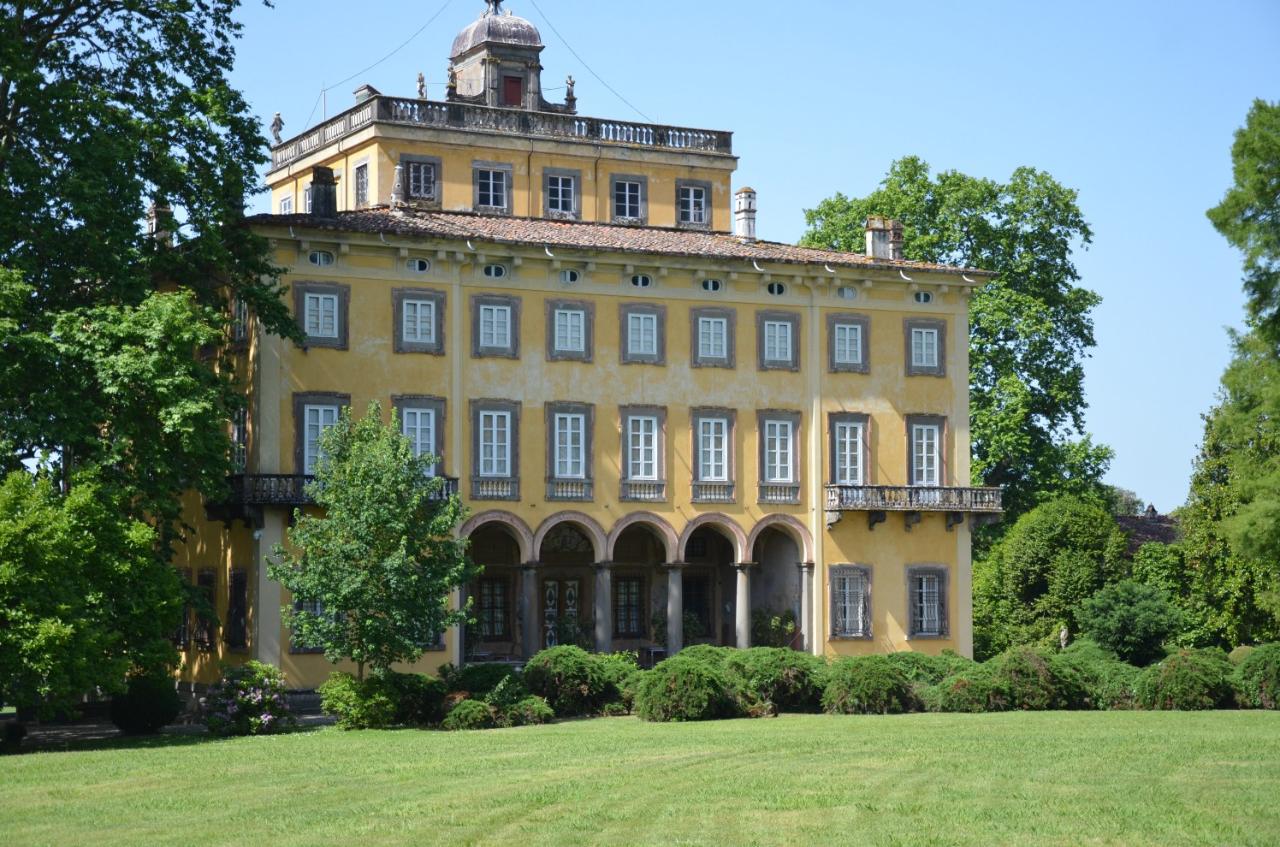 Lucca Villa Gardens