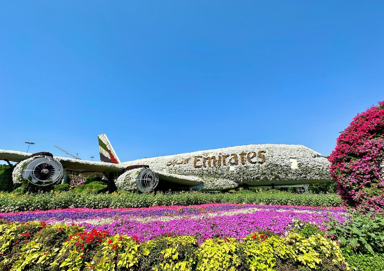 Dubai’s Miracle Garden & Global Village: Guided Tour