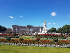 Palaces & Parliament Walking Tour