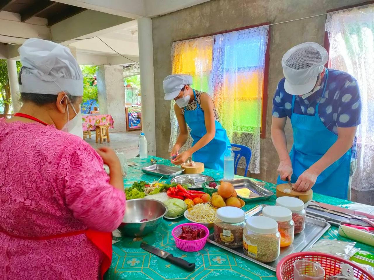 Phuket Authentic Thai Cooking Class with Big Mom