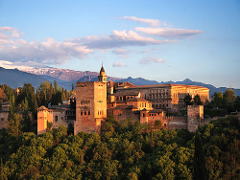 Granada: Alhambra Palace & Generalife Gardens Guided Tour