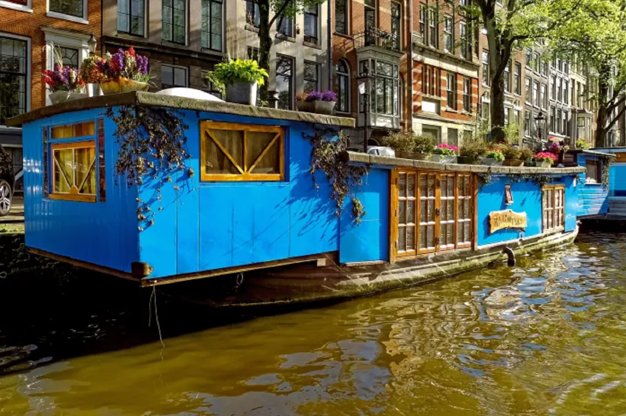 Amsterdam 4-Hour History, Architecture & Art Bike Tour