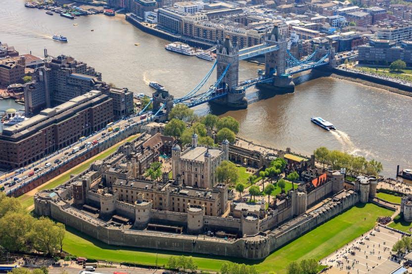Tower of London with Crown Jewels & Beefeater Tour Entrance Ticket
