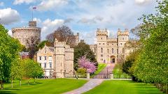 Windsor, Stonehenge & Bath: Private Luxury Car Tour from London