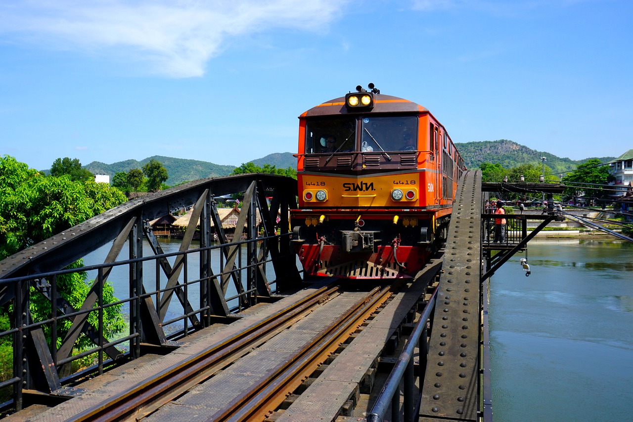 Kanchanaburi: Cross River Kwai & Death Railway Tour