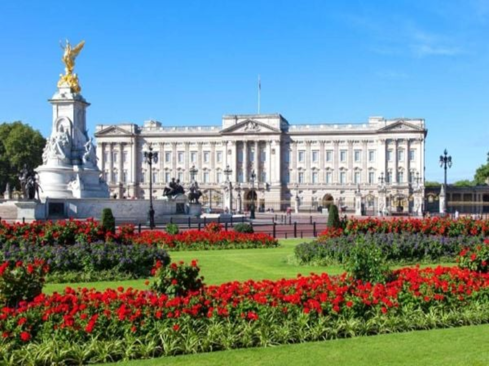 Buckingham Palace and Windsor Castle Tour