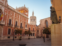 Valencia Old Town Tour with Tapas & Wine in 11th Century Monument