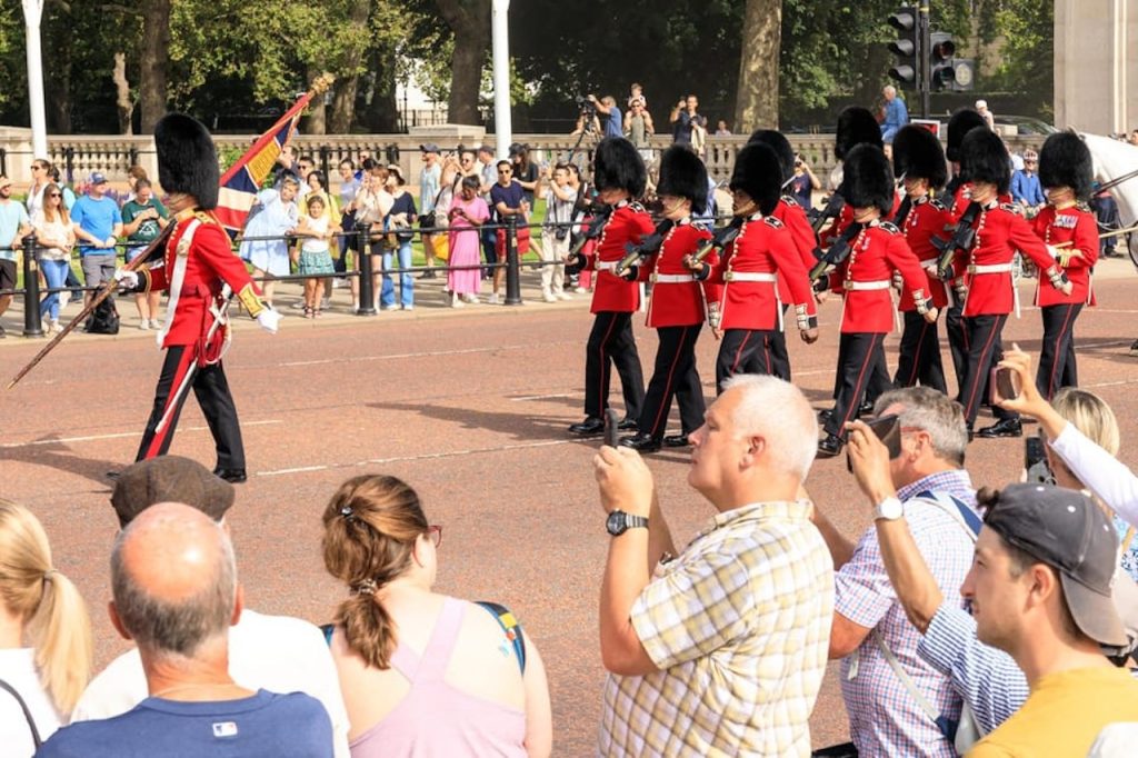 British Royalty walking tour including The Changing Of The Guard