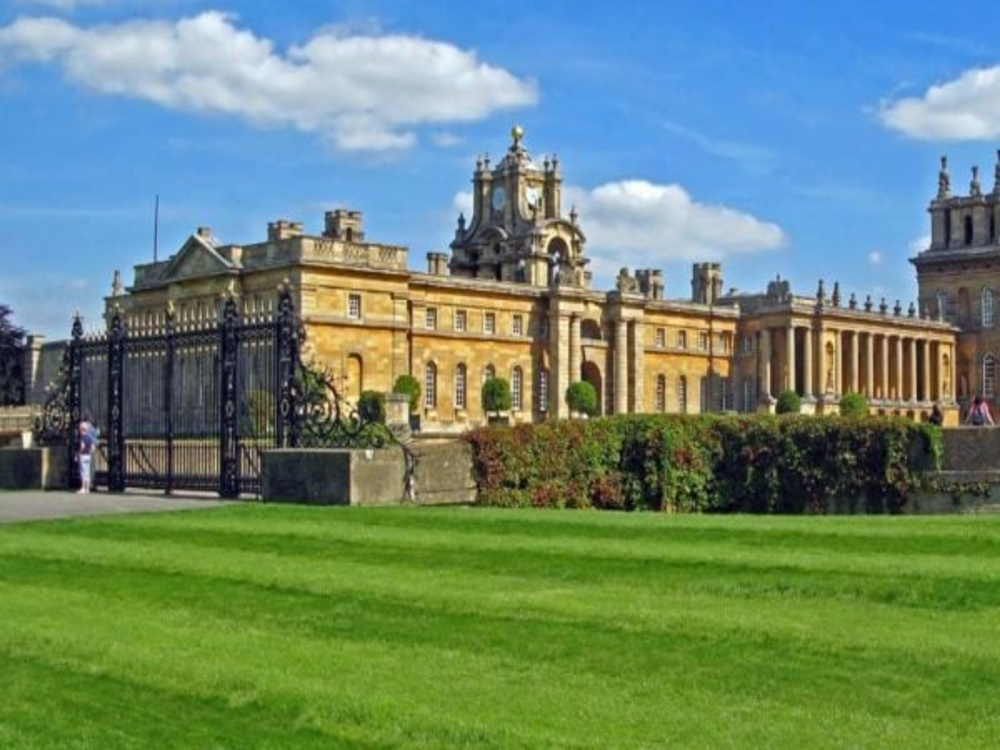 The Cotswolds and Blenheim Palace with Lunch in a Traditional British Pub
