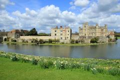 Leeds Castle, Canterbury & Dover: Private Car Tour from London