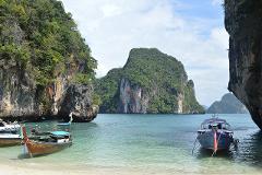 One Day Tour Phi Phi Islands by Speedboat 