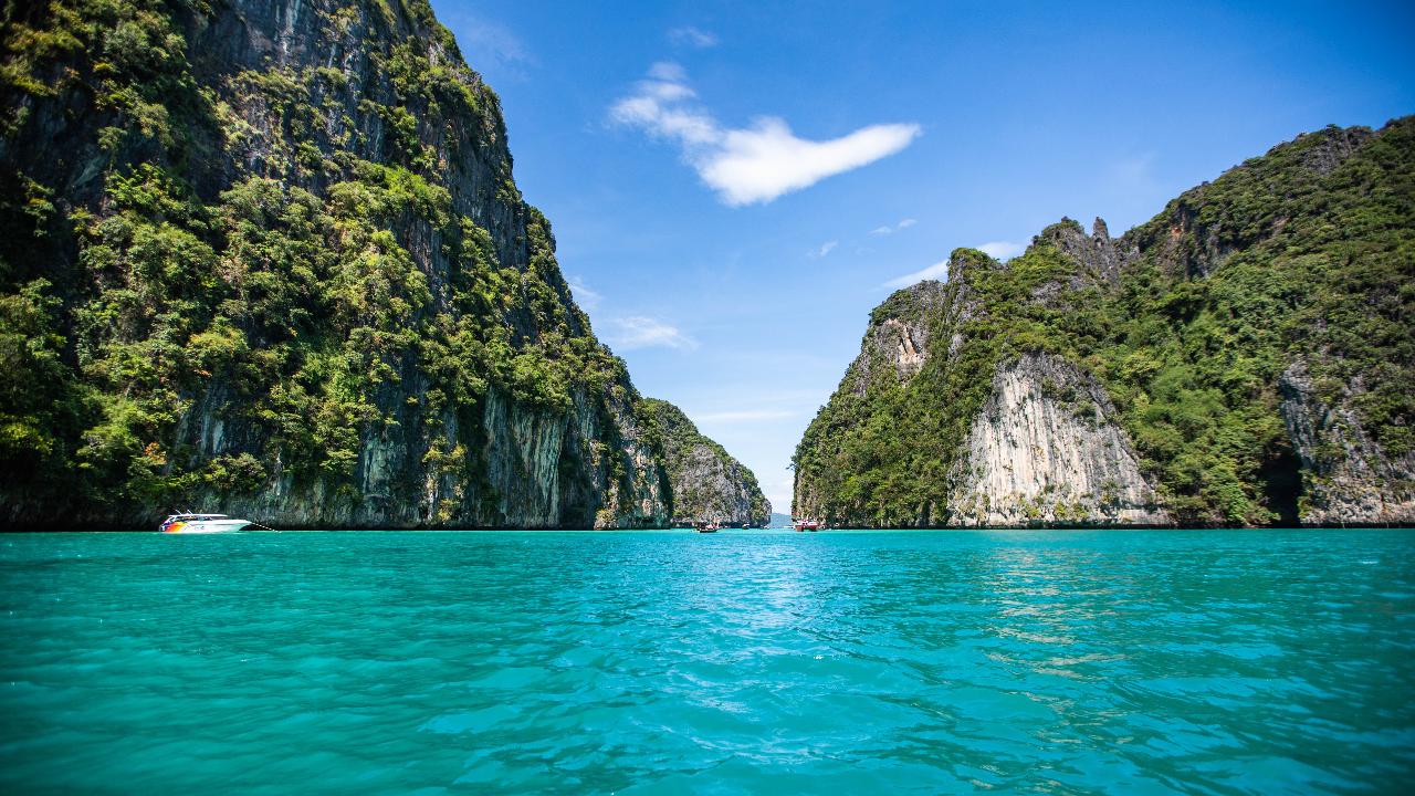 Phi Phi Island (Khai Island - Maya Bay - Pileh Lagoon) by Speedboat