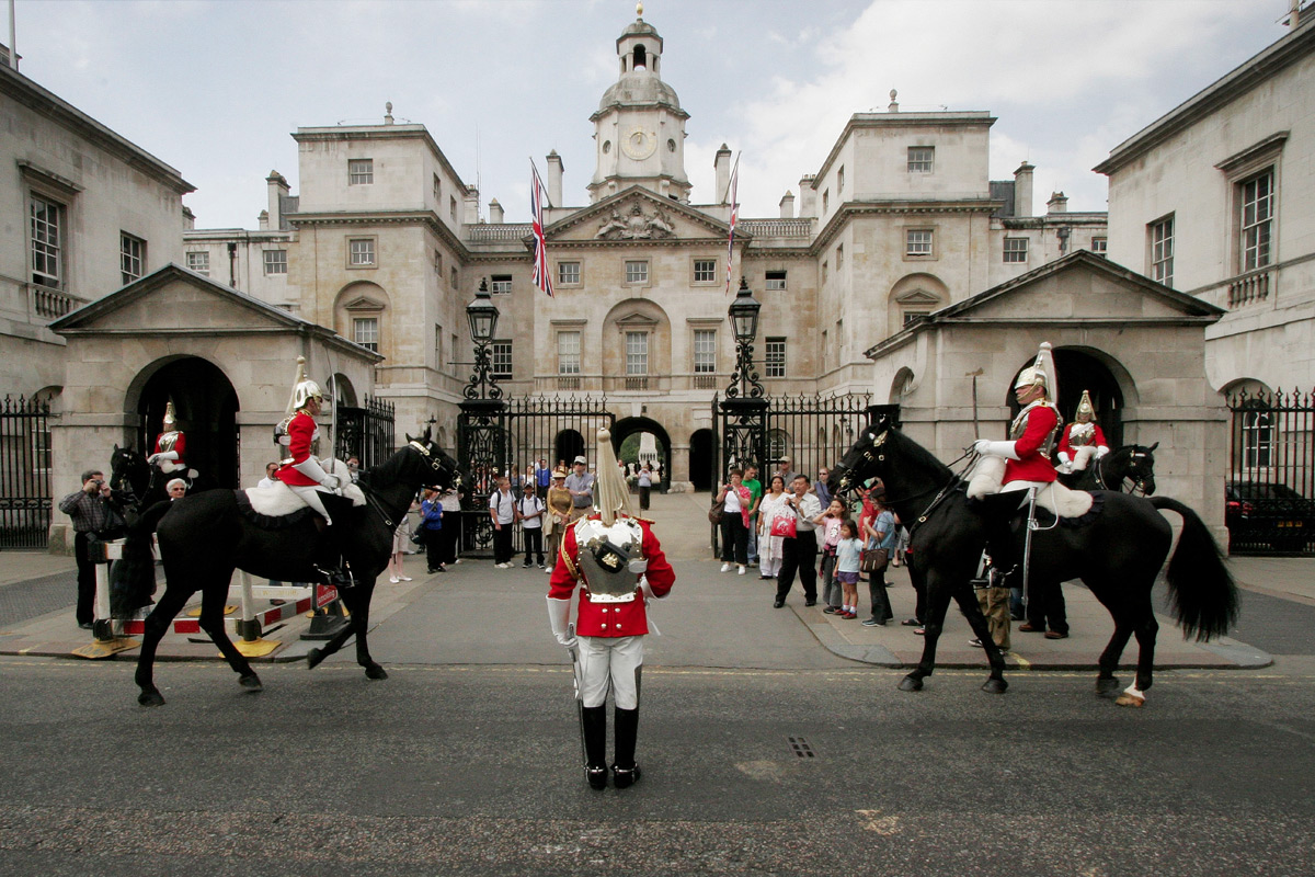 Household Cavalry Museum & Top 30+ Sights London Walking Tour