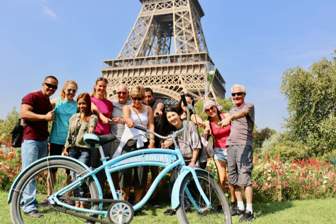 Paris Bike Tour : the Highlights including Eiffel Tower & Louvre