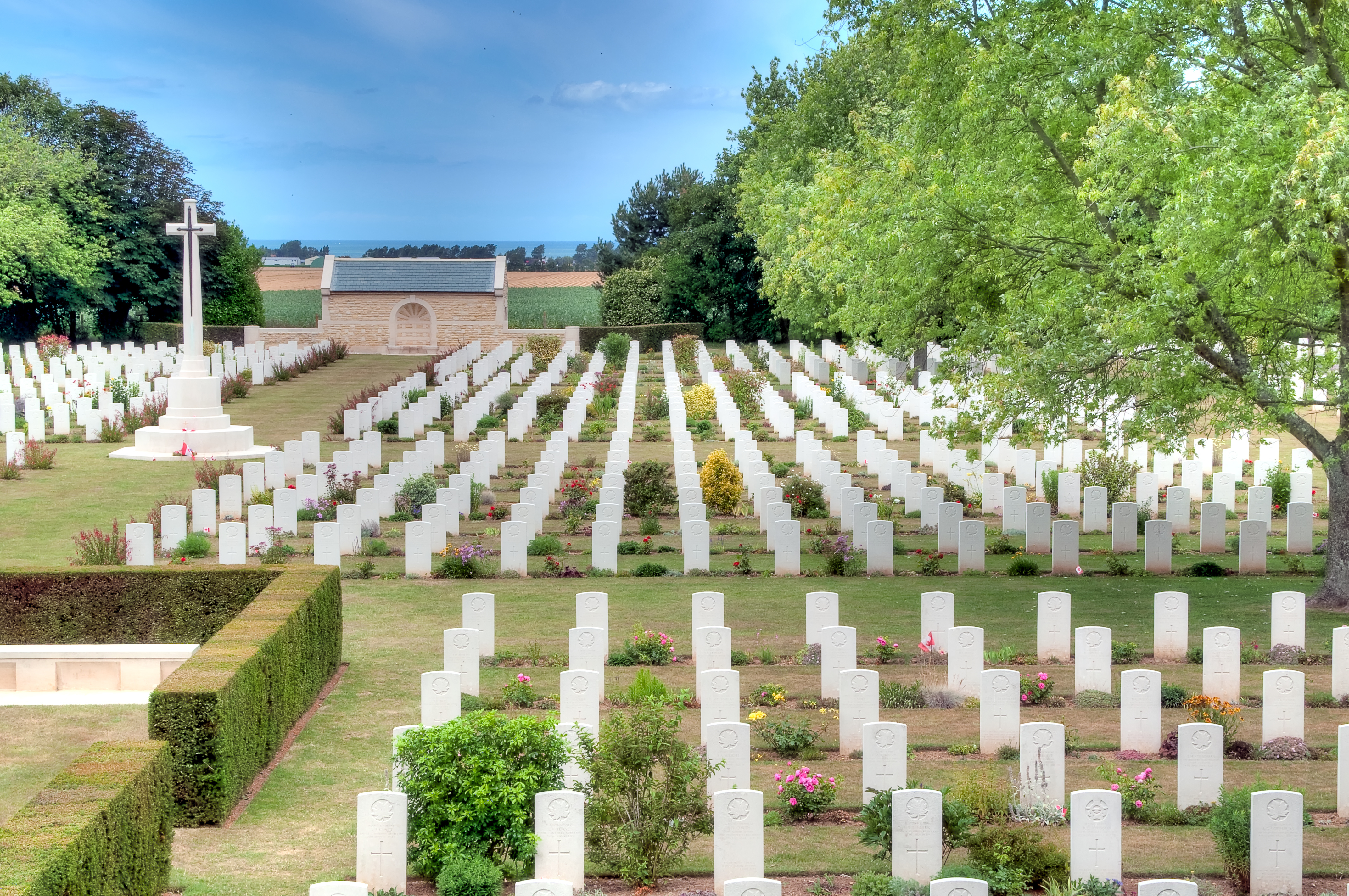Normandy D-Day Tour from Paris : Canada Focus**Juno Beach | Canadian Cemetery | Ardenne Abbey**