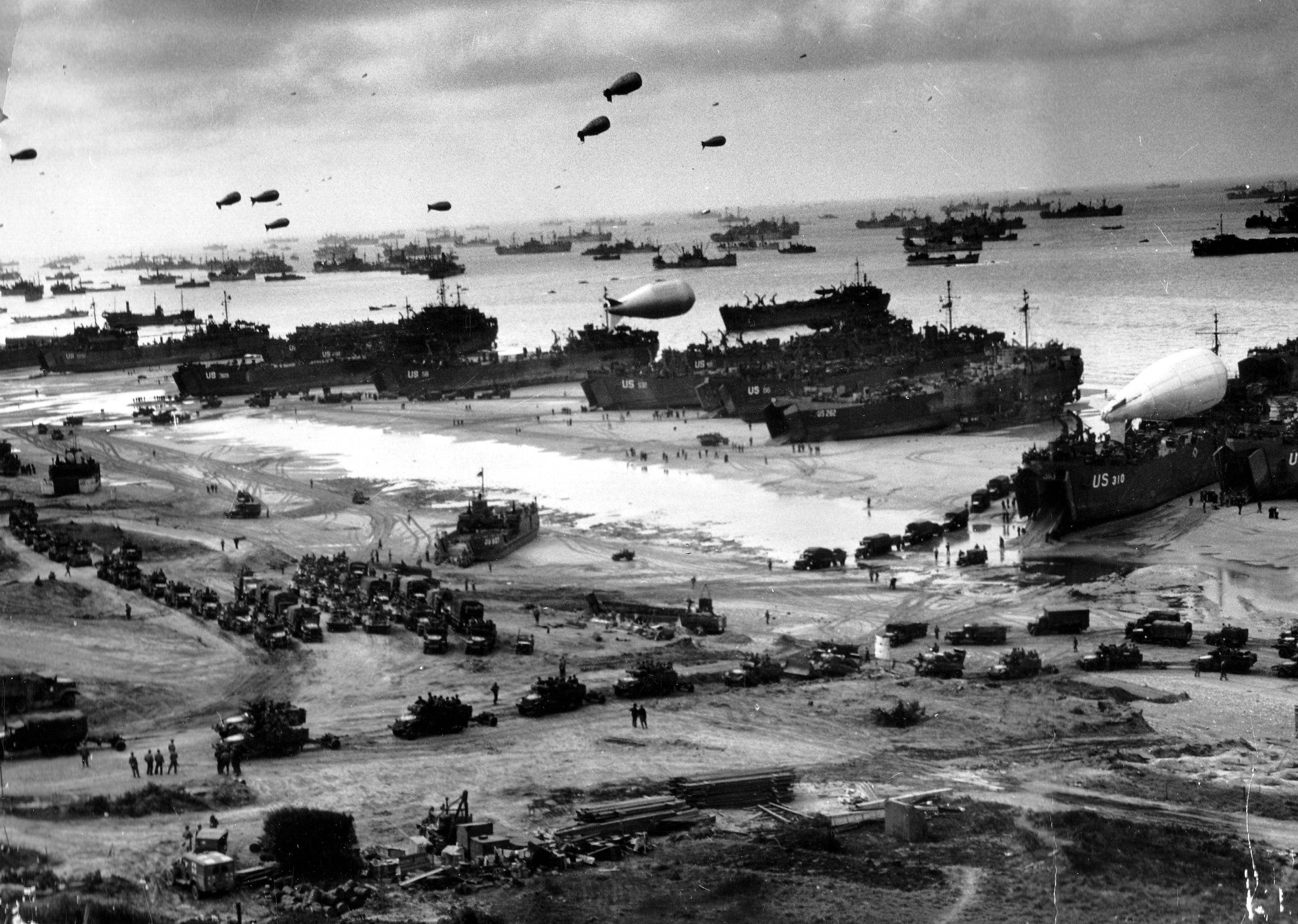 D-Day Beaches of Normandy Day Trip From Paris**Small Group Tour**