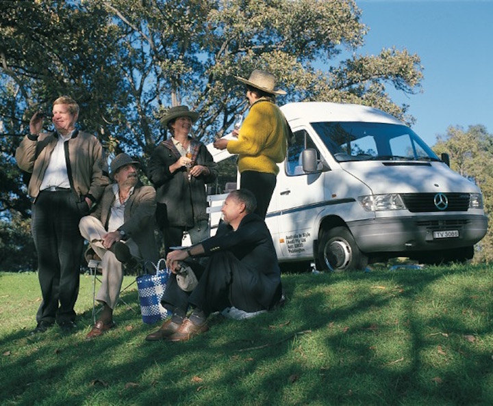 Sydney Beaches 'n Mountains Tour Special