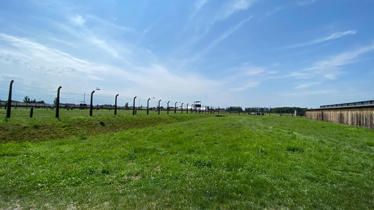 AUSCHWITZ-BIRKENAU TOUR