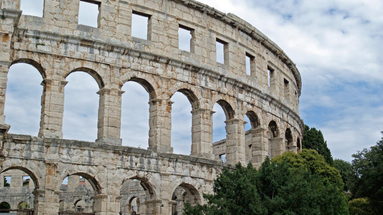 Eyes on the Colosseum: Guided tour of the Colosseum with entrances at Palatine hill and Roman Forum (FR)