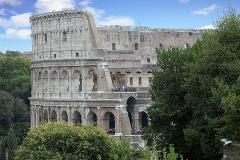 Above the Colosseum: Guided tour with access from Gladiator's door and to top Floor