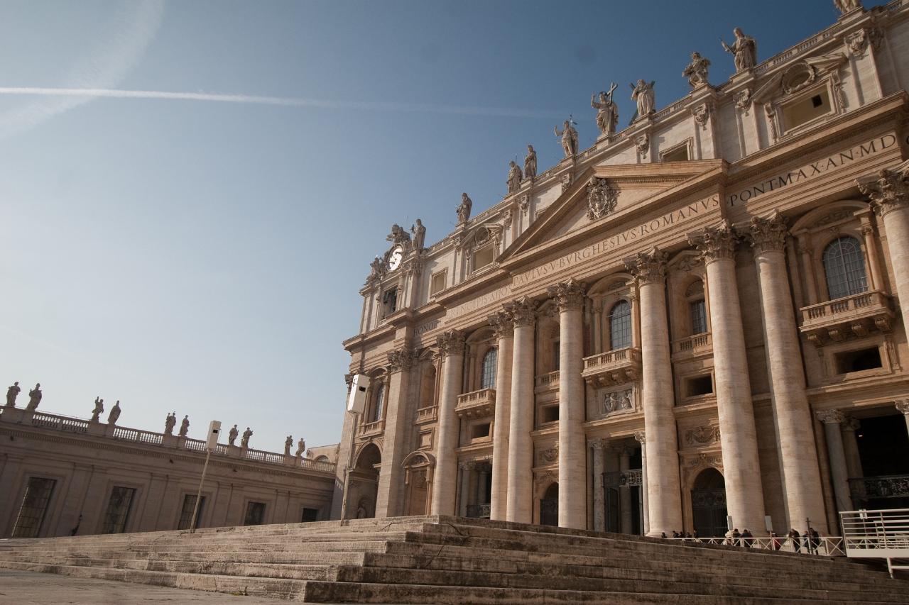 VATICAN: MUSEUMS AND SISTINE CHAPEL GUIDED TOUR with fast track tickets and St.Peter's basilica access