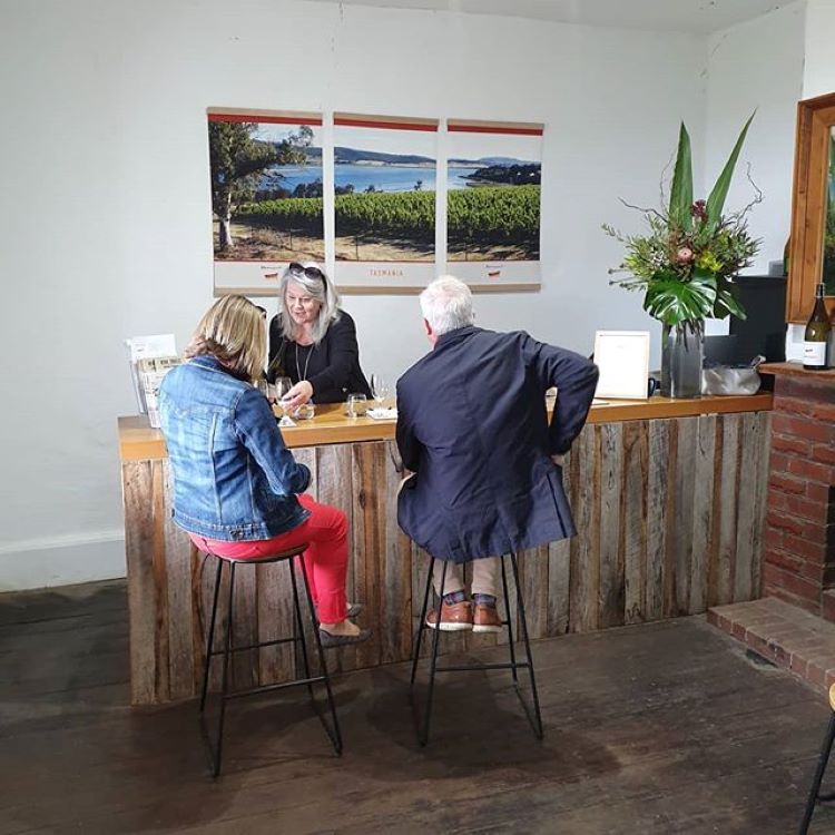 Hobart Wine Tour: Sunday Afternoon Local Wines, Cheese & Gins