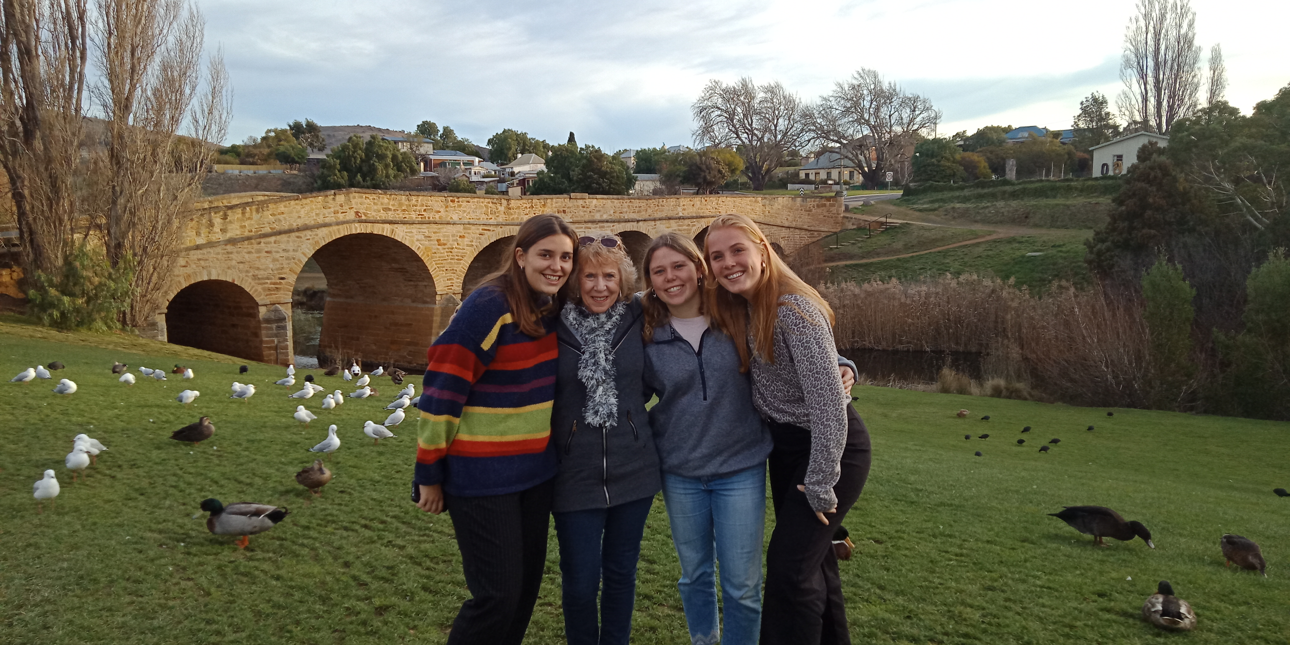 Hobart Wine Tour: Sunday Afternoon Local Wines, Cheese & Gins