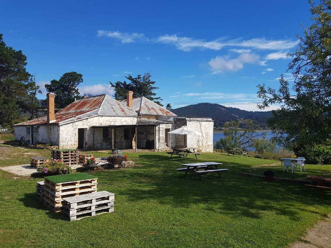 Hobart Wine Tour: Sunday Afternoon Local Wines, Cheese & Gins