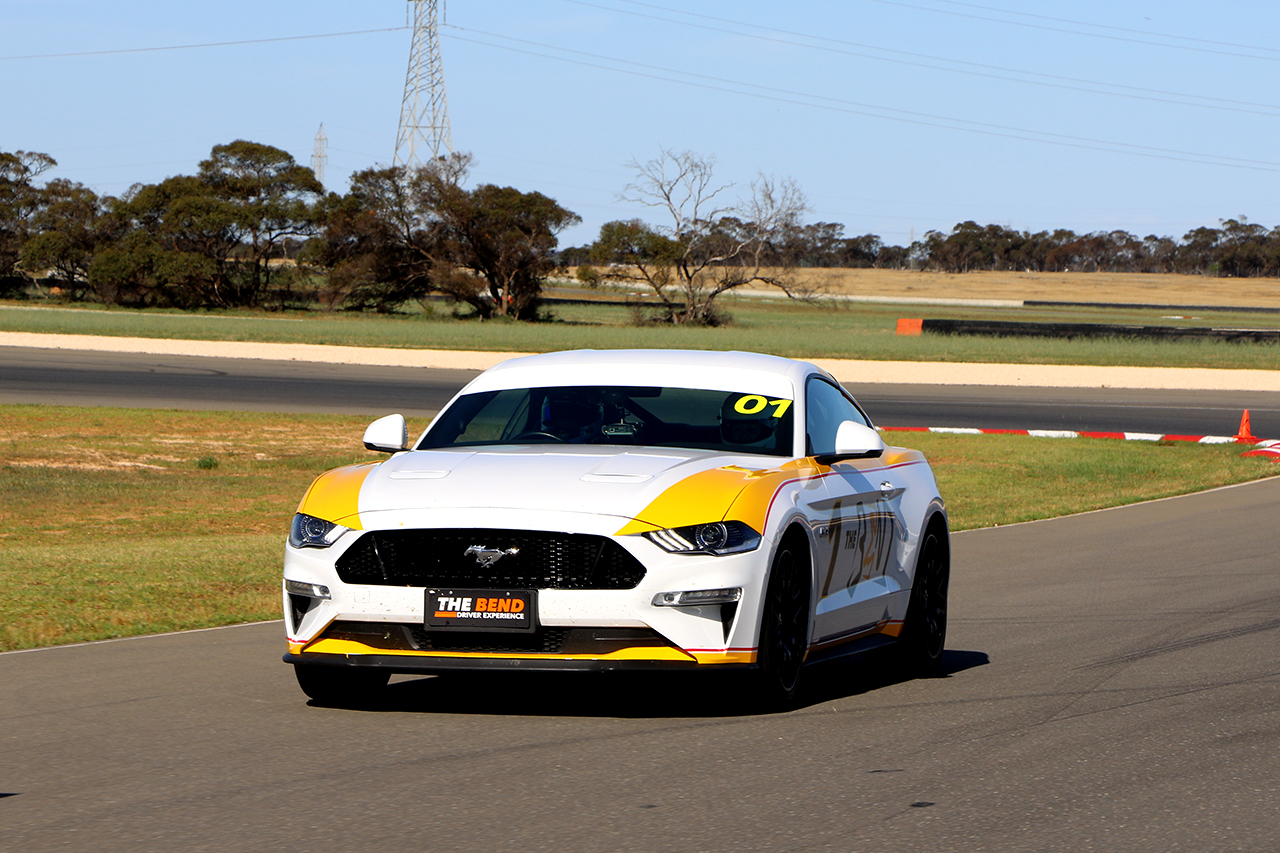 Hot Lap Experience - V8 Mustang - International Circuit
