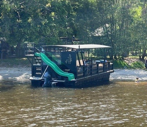 MINI SLIDE - 12 PERSON Boat - 6 HOURS 