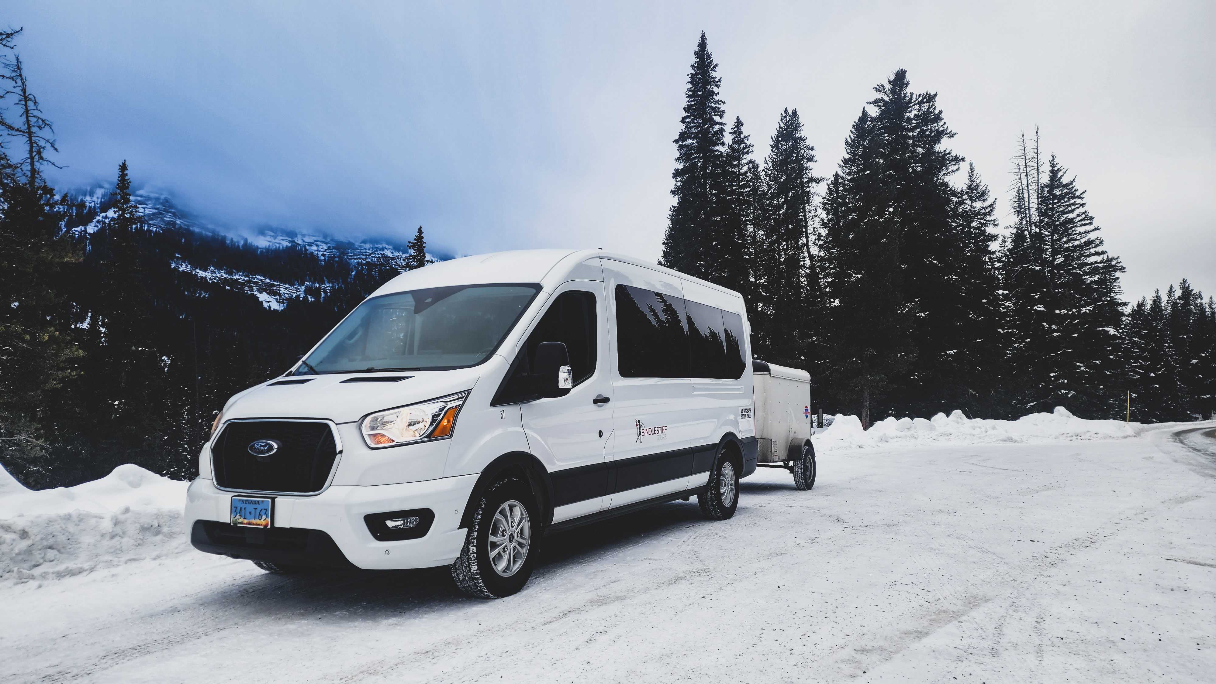6-Day Yellowstone National Park Winter Wonderland Lodging Tour from Bozeman | Max 13 Small Group