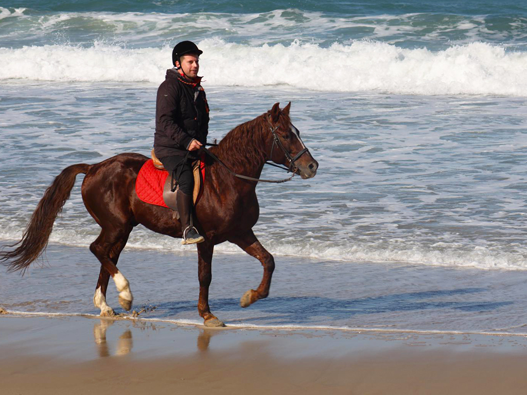 Horseback Riding PLAYA BLANCA Tangier 1 hour Mnar CASTLE