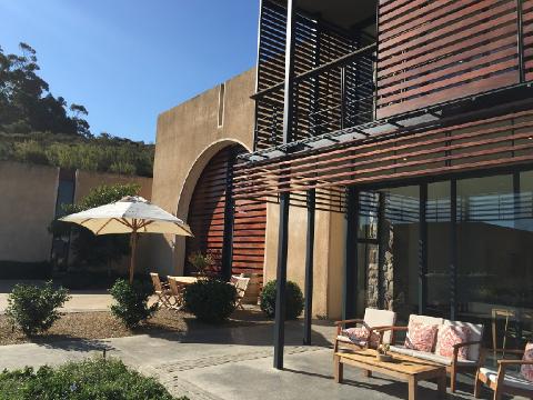 4x4_adventure_experience_wine_farm_tasting_room_front_of_building